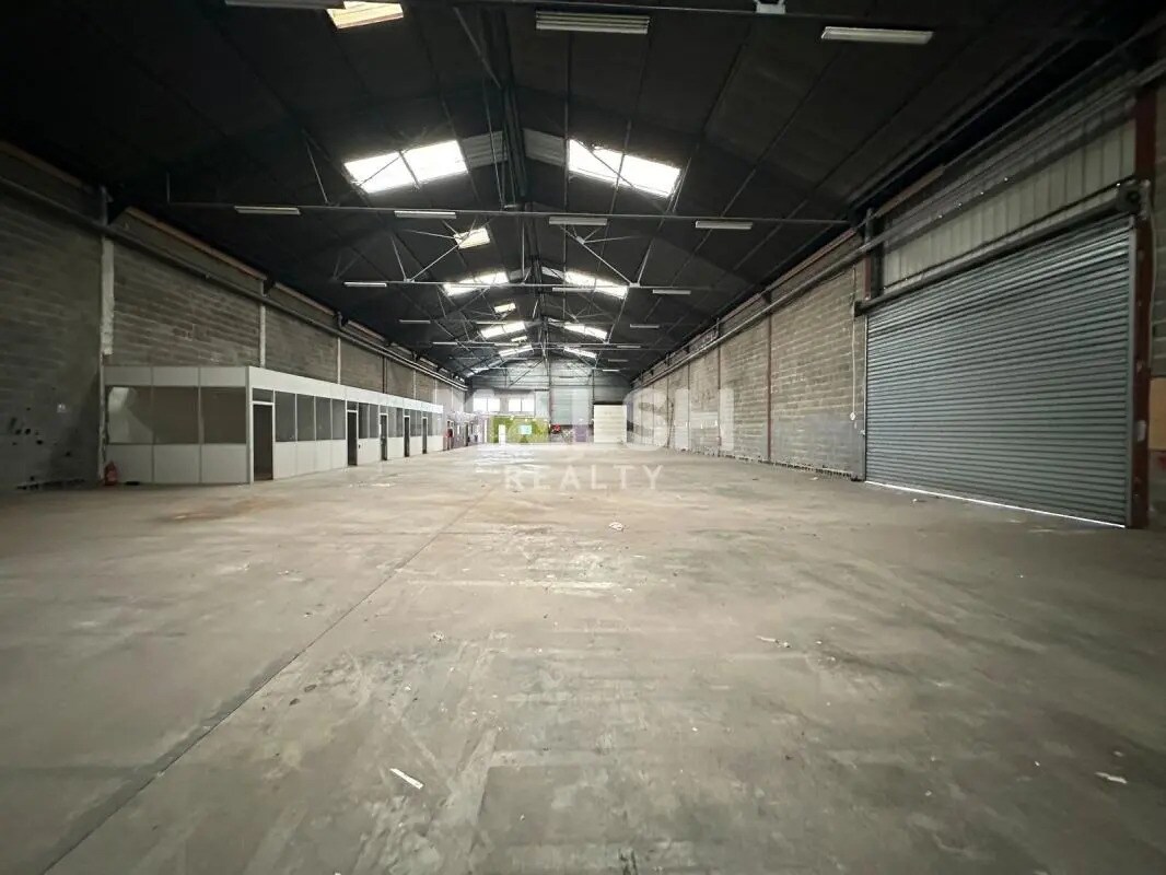 Bureau dans Vénissieux à louer Photo de l’immeuble– Image 1 sur 10