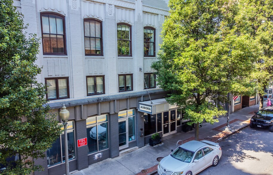 110 Campbell Ave SW, Roanoke, VA à vendre - Photo de l’immeuble – Image 1 sur 18
