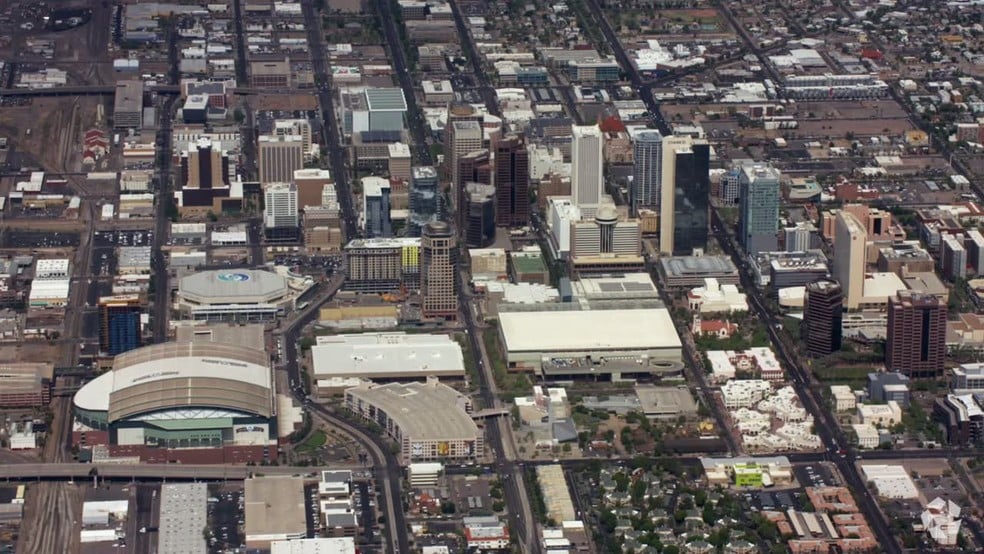 100 N 7th Ave, Phoenix, AZ à vendre - Vidéo aérienne – Image 2 sur 18