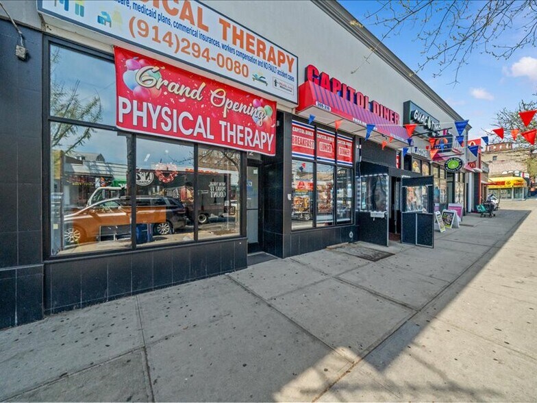 304-312 E 204th St, Bronx, NY à vendre - Photo de l’immeuble – Image 3 sur 3
