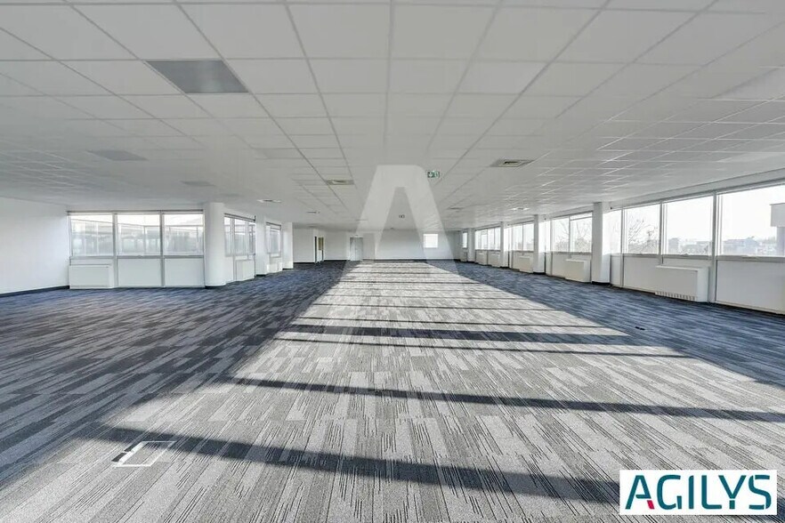 Local d’activités dans Les Ulis à louer - Photo intérieure – Image 3 sur 6