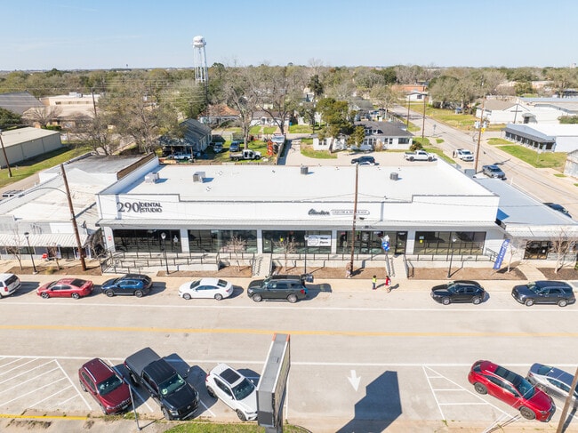 Plus de détails pour 2406 Main St, Waller, TX - Bureau/Local commercial à louer