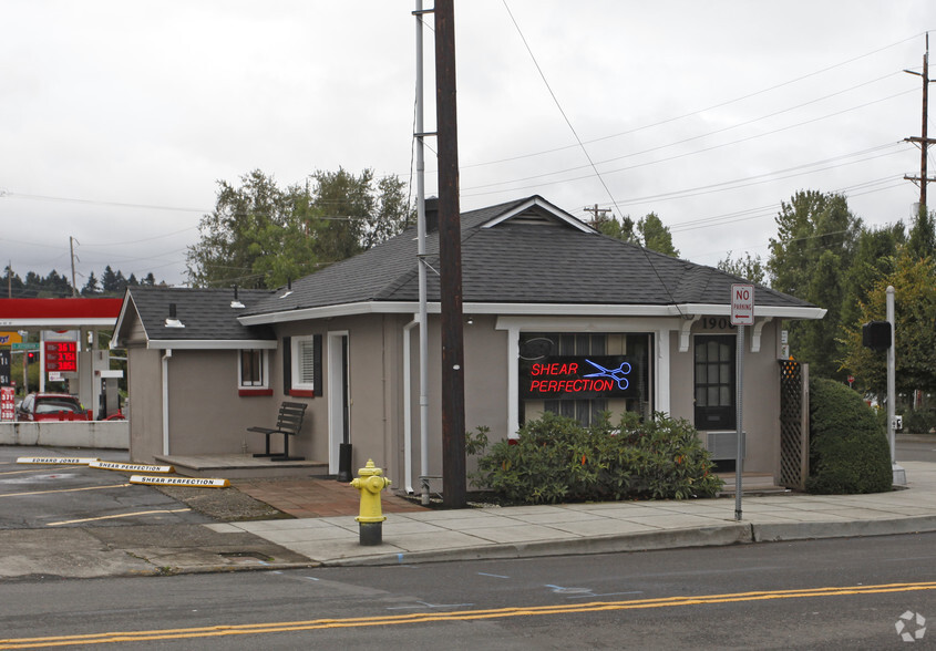 1906 SE Monroe St, Portland, OR à louer - Photo de l’immeuble – Image 1 sur 18