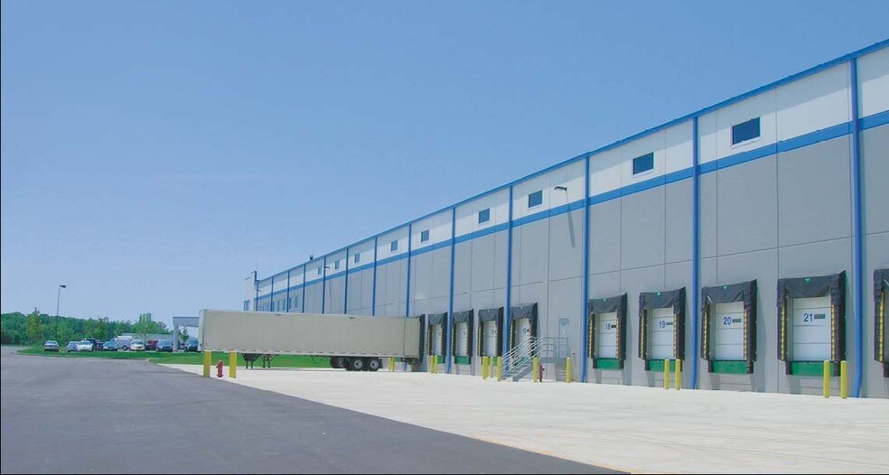 2588 Jannetides Blvd, Greenfield, IN à louer - Photo de l’immeuble – Image 2 sur 4