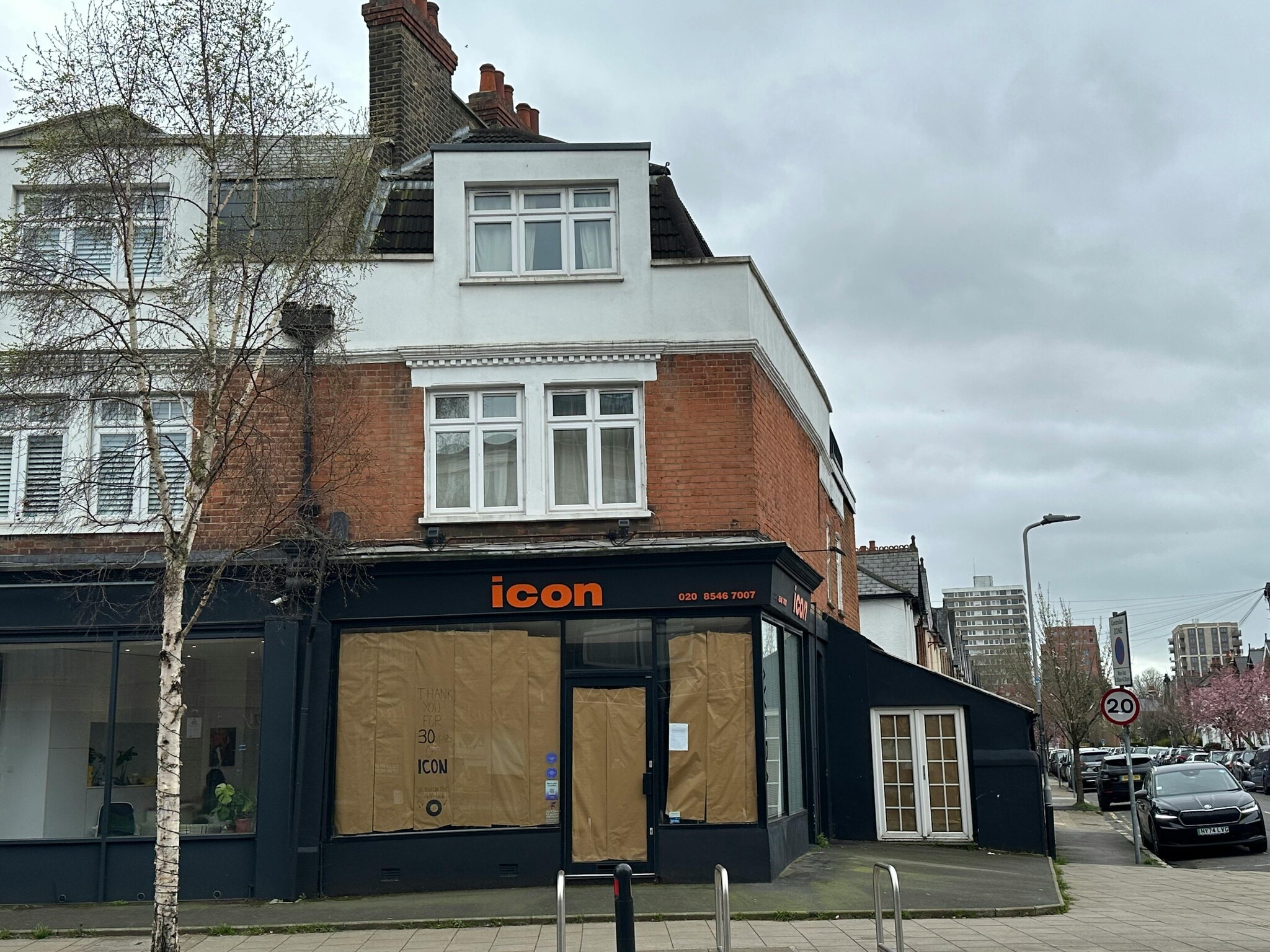 18 Coombe Rd, Kingston Upon Thames à louer Photo de l’immeuble– Image 1 sur 4