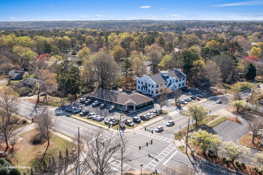 1085 Old Roswell Rd, Roswell, GA à vendre - Photo de l’immeuble – Image 2 sur 4