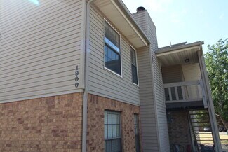 Plus de détails pour 1900 Dover St, Norman, OK - Logement à vendre