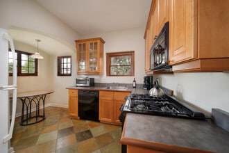 2003 N Broadway, Santa Ana, CA à louer Photo de l’immeuble– Image 2 sur 8