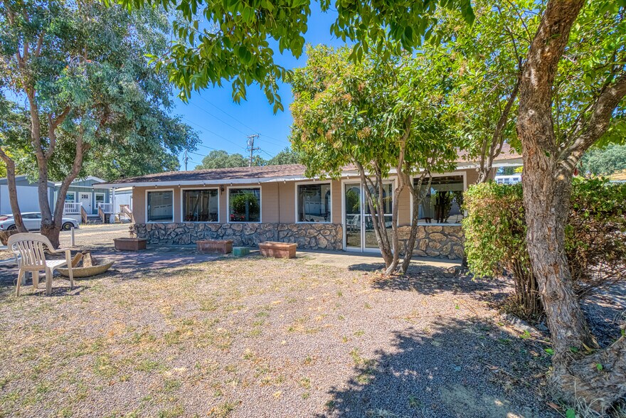 2509 Lakeshore Blvd, Lakeport, CA à vendre - Photo de l’immeuble – Image 2 sur 20