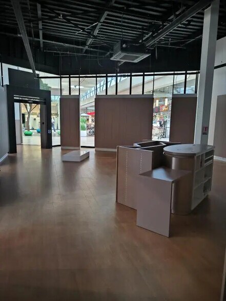 Local commercial dans Pleurtuit à louer - Photo intérieure – Image 3 sur 4