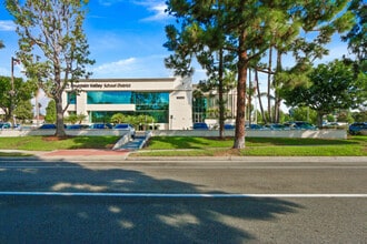 10055 Slater Ave, Fountain Valley, CA à louer Photo de l’immeuble– Image 1 sur 8