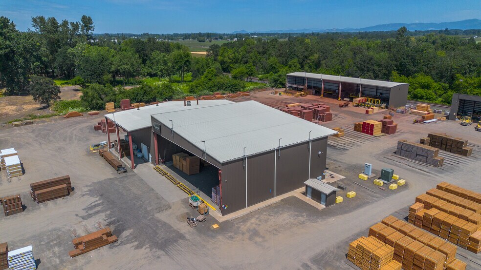 18 Year Absolute Net Lease - IND & IOS portefeuille de 2 biens à vendre sur LoopNet.fr - Photo de l’immeuble – Image 3 sur 17