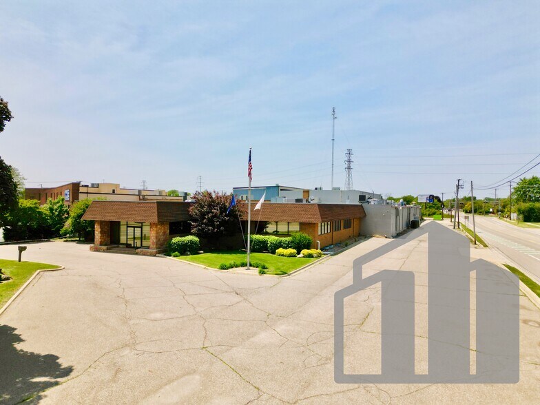 31985 Groesbeck Hwy, Fraser, MI à vendre - Photo de l’immeuble – Image 1 sur 7