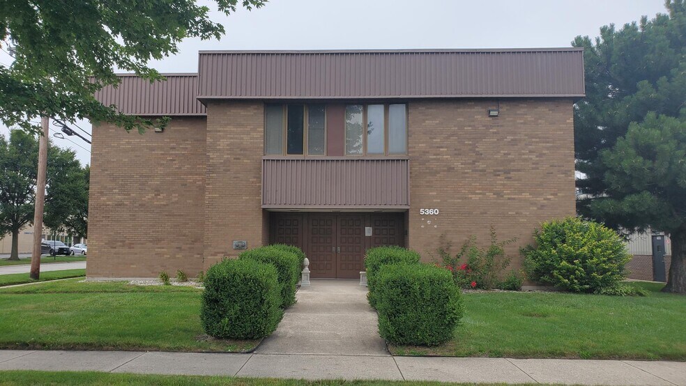 5360 W Fargo Ave, Skokie, IL à louer - Photo de l’immeuble – Image 1 sur 21