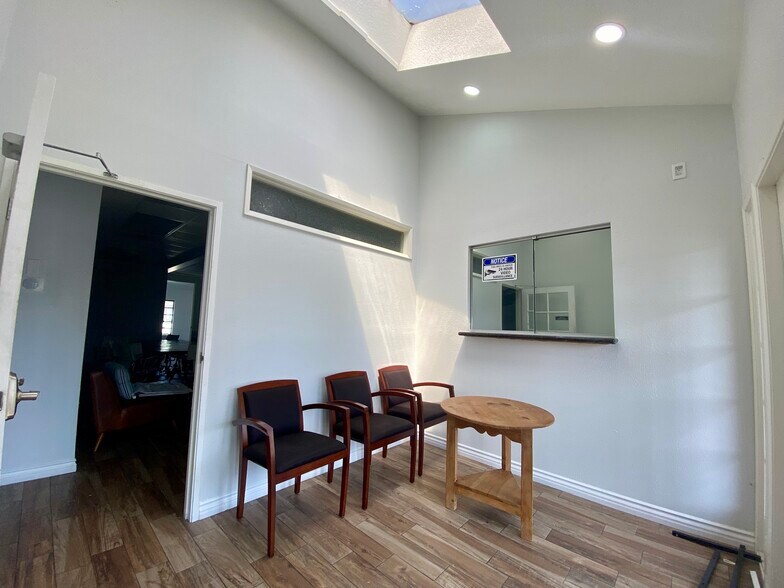 3151 Airway Ave, Costa Mesa, CA à louer - Photo intérieure – Image 3 sur 15