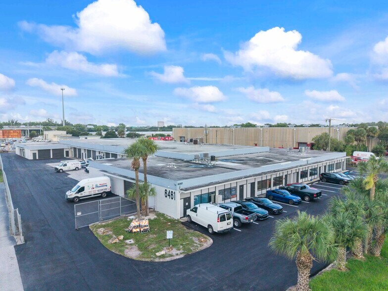 6461 Garden Rd, Riviera Beach, FL à louer - Photo de l’immeuble – Image 3 sur 15