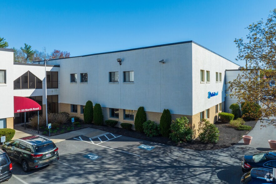 41-55 North Rd, Bedford, MA à louer - Photo de l’immeuble – Image 3 sur 5