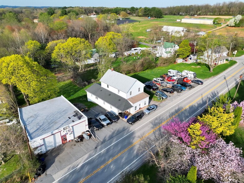 16708 Frederick Rd, Mount Airy, MD à vendre - Photo de l’immeuble – Image 1 sur 45