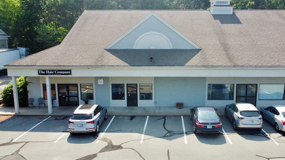 383-385 E Dunstable Rd, Nashua, NH à louer - Photo de l’immeuble – Image 2 sur 4