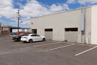 2160 W 2300 S, West Valley City, UT à louer Photo de l’immeuble– Image 1 sur 13