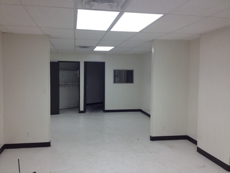 10727-10733 180 St, Jamaica, NY à louer - Photo de l’immeuble – Image 3 sur 4