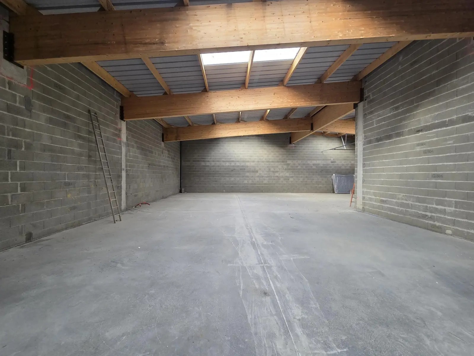 Industriel/Logistique dans Saint-Lambert-la-Potherie à vendre Photo de l’immeuble– Image 1 sur 5