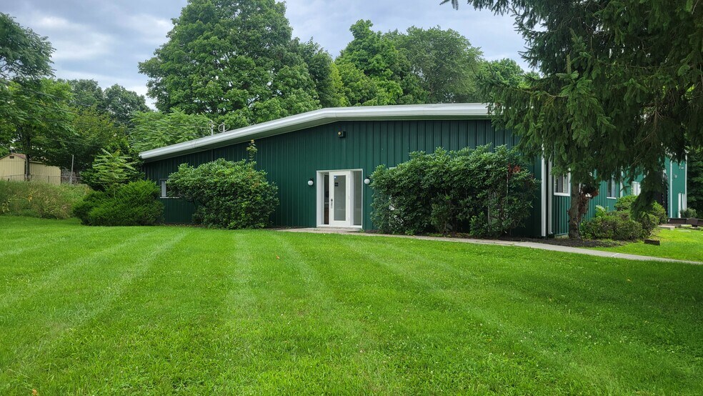 4 Hadden Dr, Montgomery, NY à louer - Photo de l’immeuble – Image 2 sur 36