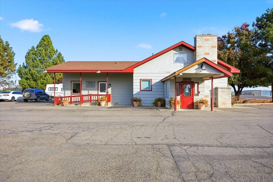 2240 E Lincoln Ave, Sunnyside, WA à vendre - Photo de l’immeuble – Image 1 sur 1