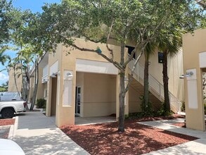 2753 Vista Pky, West Palm Beach, FL à louer Photo intérieure– Image 1 sur 11