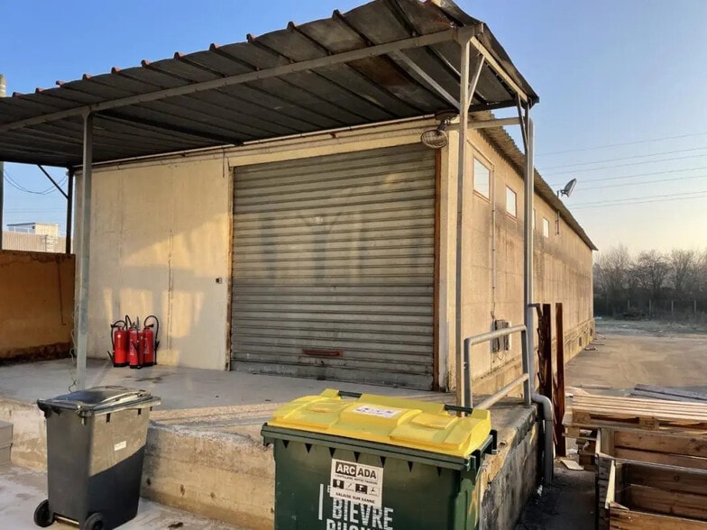 Industriel/Logistique dans Salaise-sur-Sanne à louer - Photo de l’immeuble – Image 3 sur 7