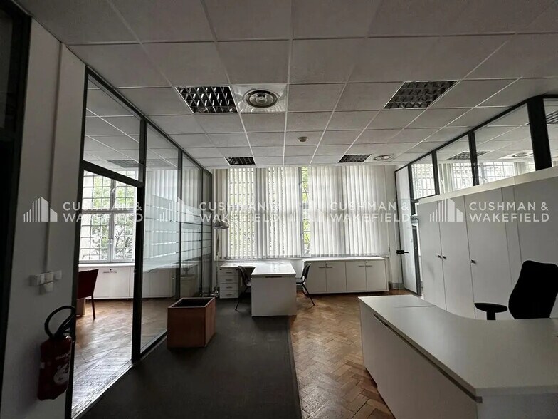 Bureau dans Strasbourg à louer - Photo de l’immeuble – Image 2 sur 12