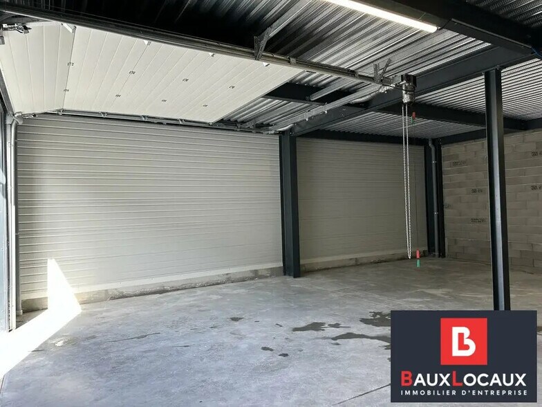Local d’activités dans Vedène à louer - Photo de l’immeuble – Image 3 sur 7