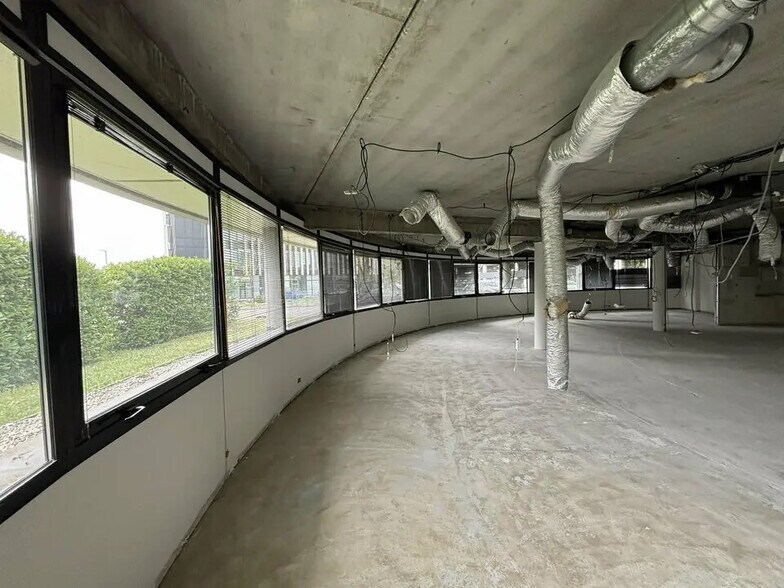 Bureau dans Mérignac à louer - Photo de l’immeuble – Image 2 sur 8