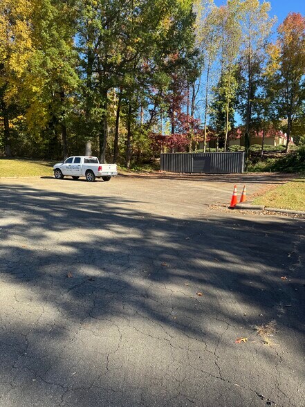 8609 Jersey Ct, Raleigh, NC à louer - Photo de l’immeuble – Image 3 sur 7