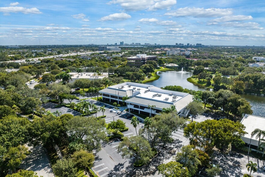 1100 Northpoint Pky, West Palm Beach, FL à louer - Photo de l’immeuble – Image 2 sur 15