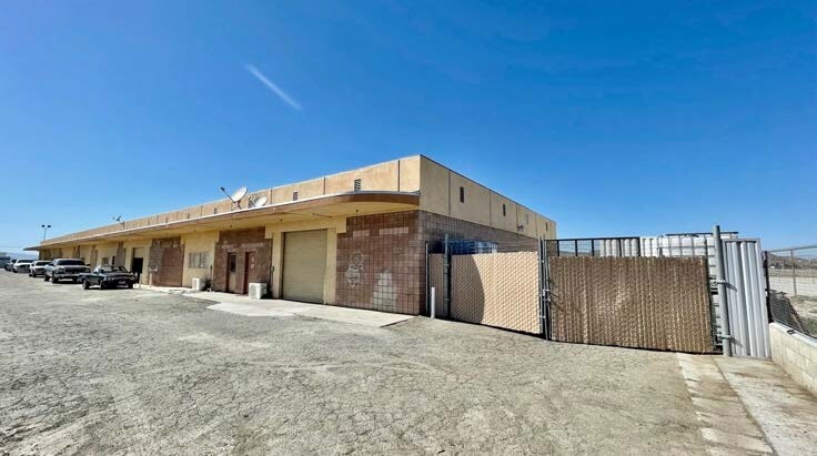 850 S Cawston Ave, Hemet, CA à vendre - Photo de l’immeuble – Image 3 sur 6