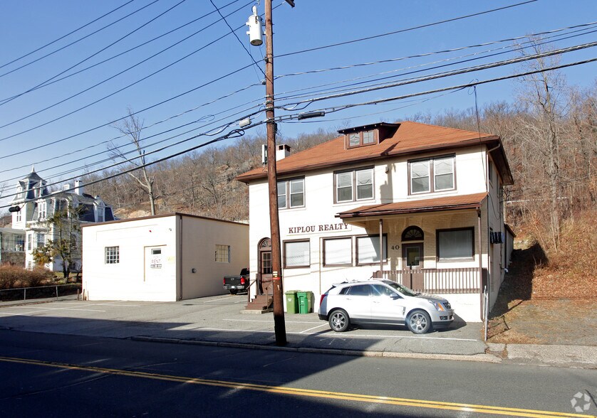 40 Wayne Ave, Suffern, NY à vendre - Photo principale – Image 1 sur 12