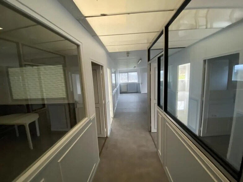 Bureau dans Noisy-le-Grand à louer - Photo de l’immeuble – Image 3 sur 6
