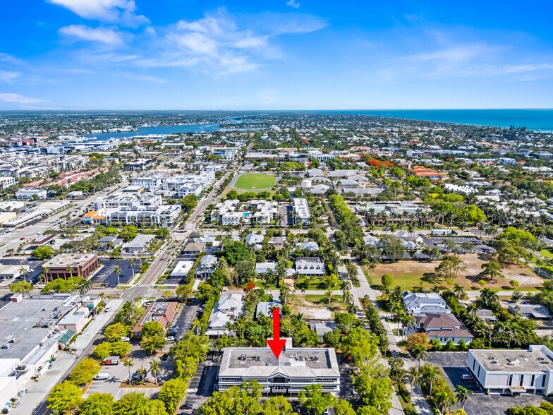 700 2nd Ave N, Naples, FL à louer - Aérien – Image 3 sur 13
