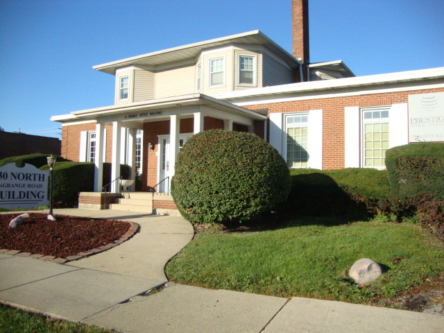 130 N La Grange Rd, La Grange, IL à louer - Photo de l’immeuble – Image 3 sur 6