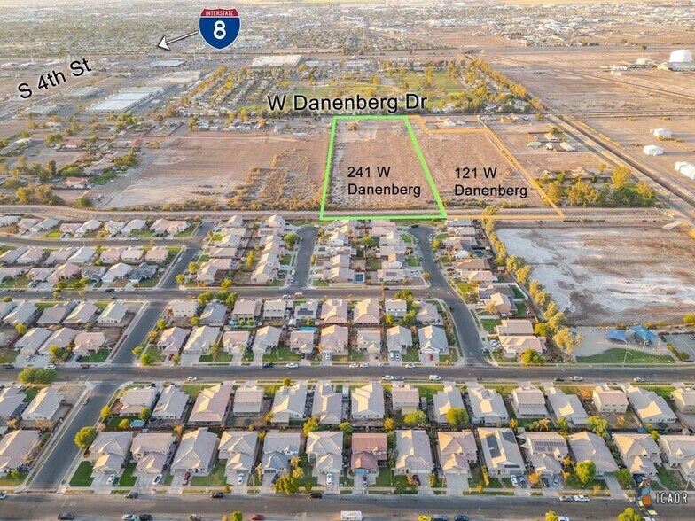 121 Danenberg dr, El Centro, CA à vendre - Photo de l’immeuble – Image 3 sur 7