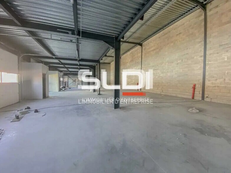 Local d’activités dans Mions à louer - Photo de l’immeuble – Image 3 sur 13
