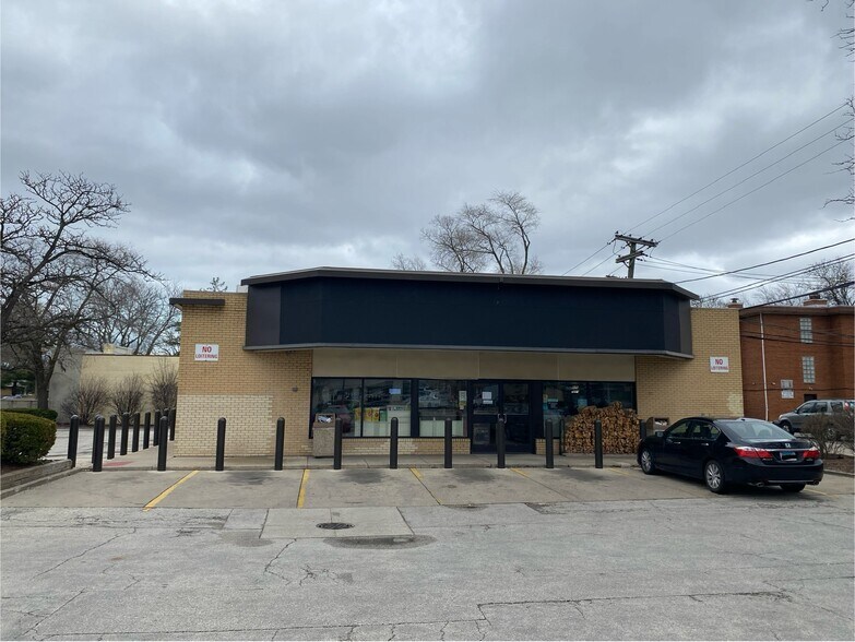 8357 Skokie Blvd, Skokie, IL à louer - Photo de l’immeuble – Image 3 sur 4