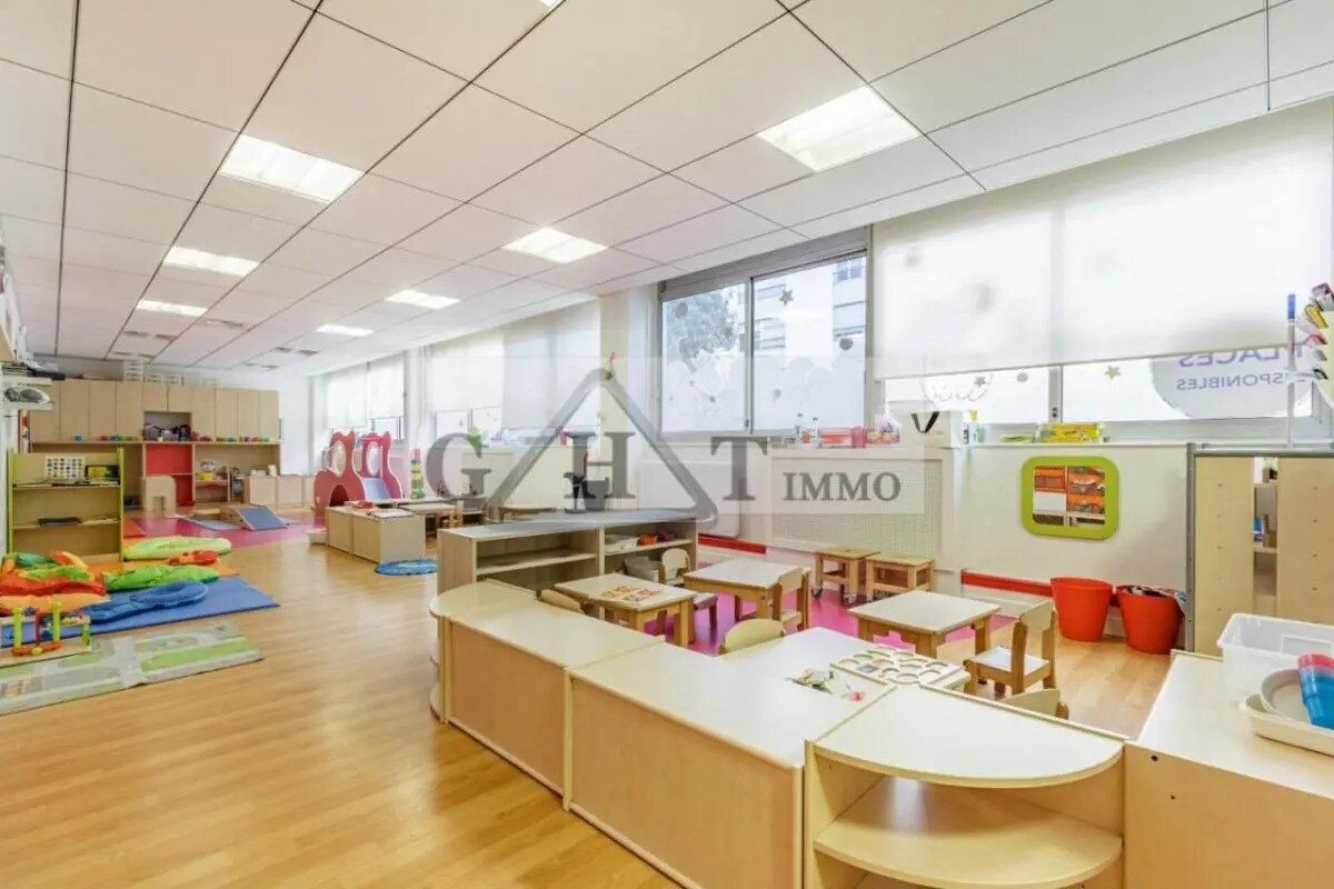 Local commercial dans Vincennes à louer Photo intérieure– Image 1 sur 6