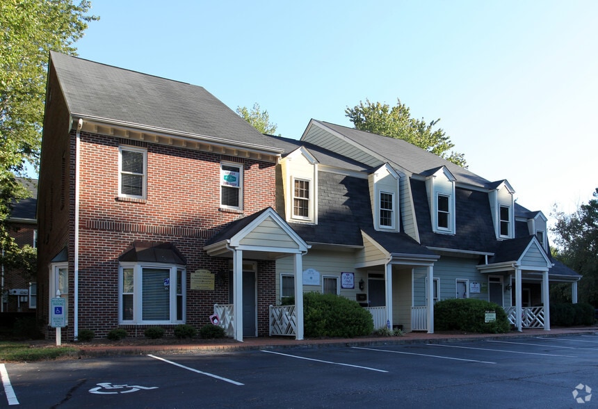 4002 Barrett Dr, Raleigh, NC à vendre - Photo de l’immeuble – Image 3 sur 9