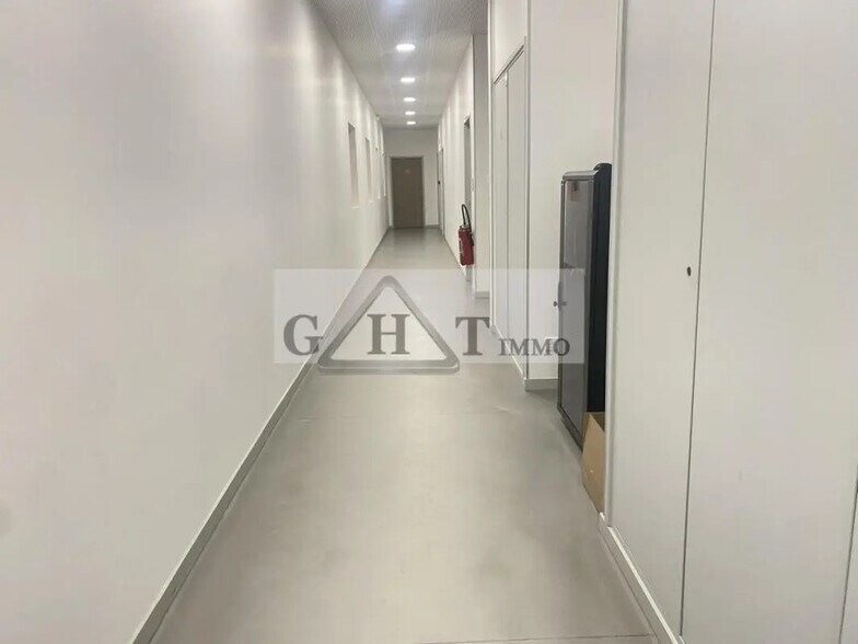 Bureau dans Villenoy à louer - Photo intérieure – Image 2 sur 10