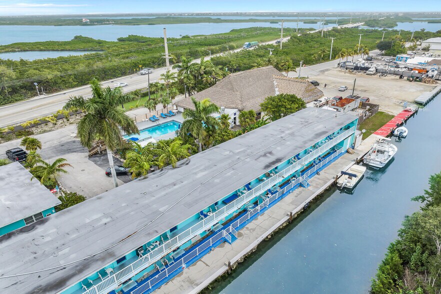 27340 Overseas Hwy, Ramrod Key, FL à vendre - Photo de l’immeuble – Image 3 sur 49