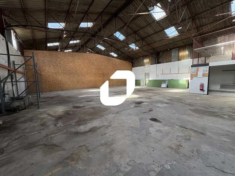 Bureau dans Ambarès-et-Lagrave à louer - Photo de l’immeuble – Image 3 sur 11