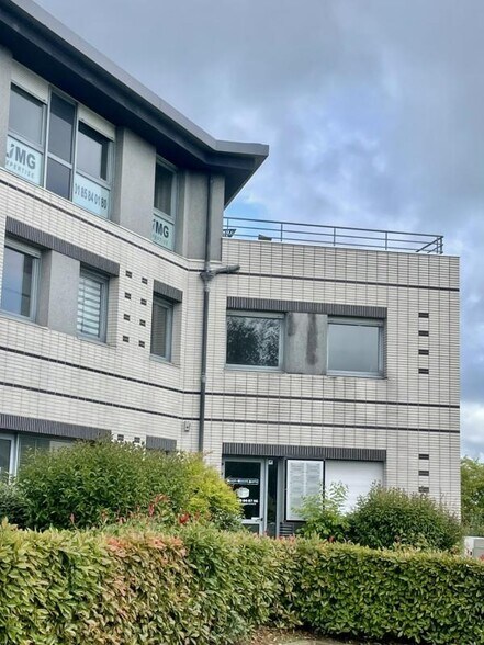 Bureau dans Magny-le-Hongre à louer - Photo de l’immeuble – Image 1 sur 6