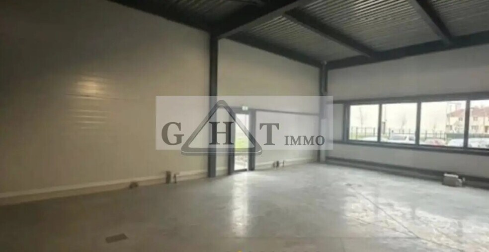 Bureau dans Montmagny à louer - Photo intérieure – Image 2 sur 3